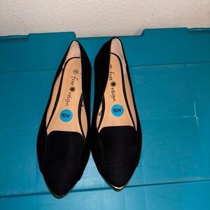 Free Reign Flats Black with Gold Tips (Size 10W)